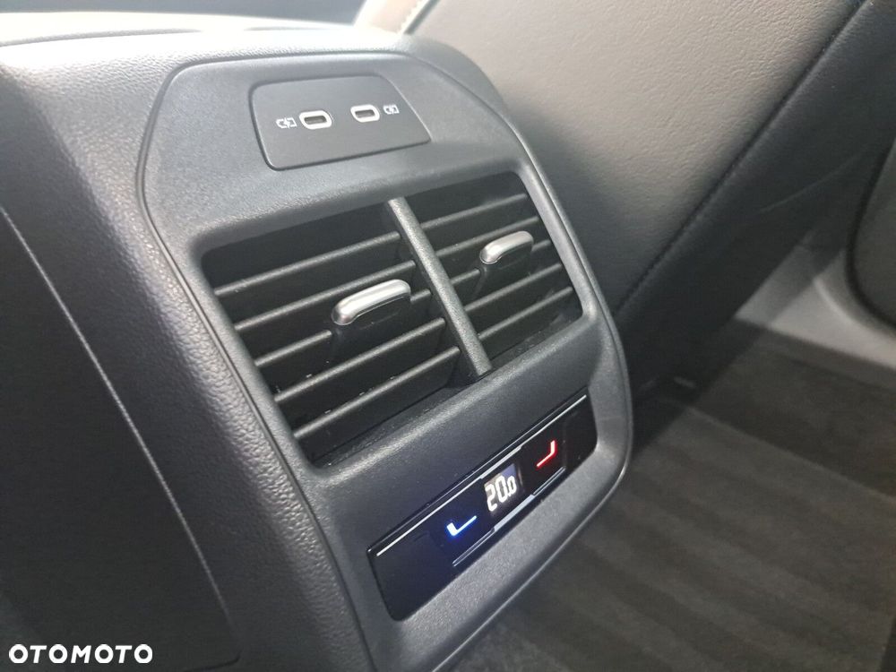 Volkswagen Passat Variant - 10