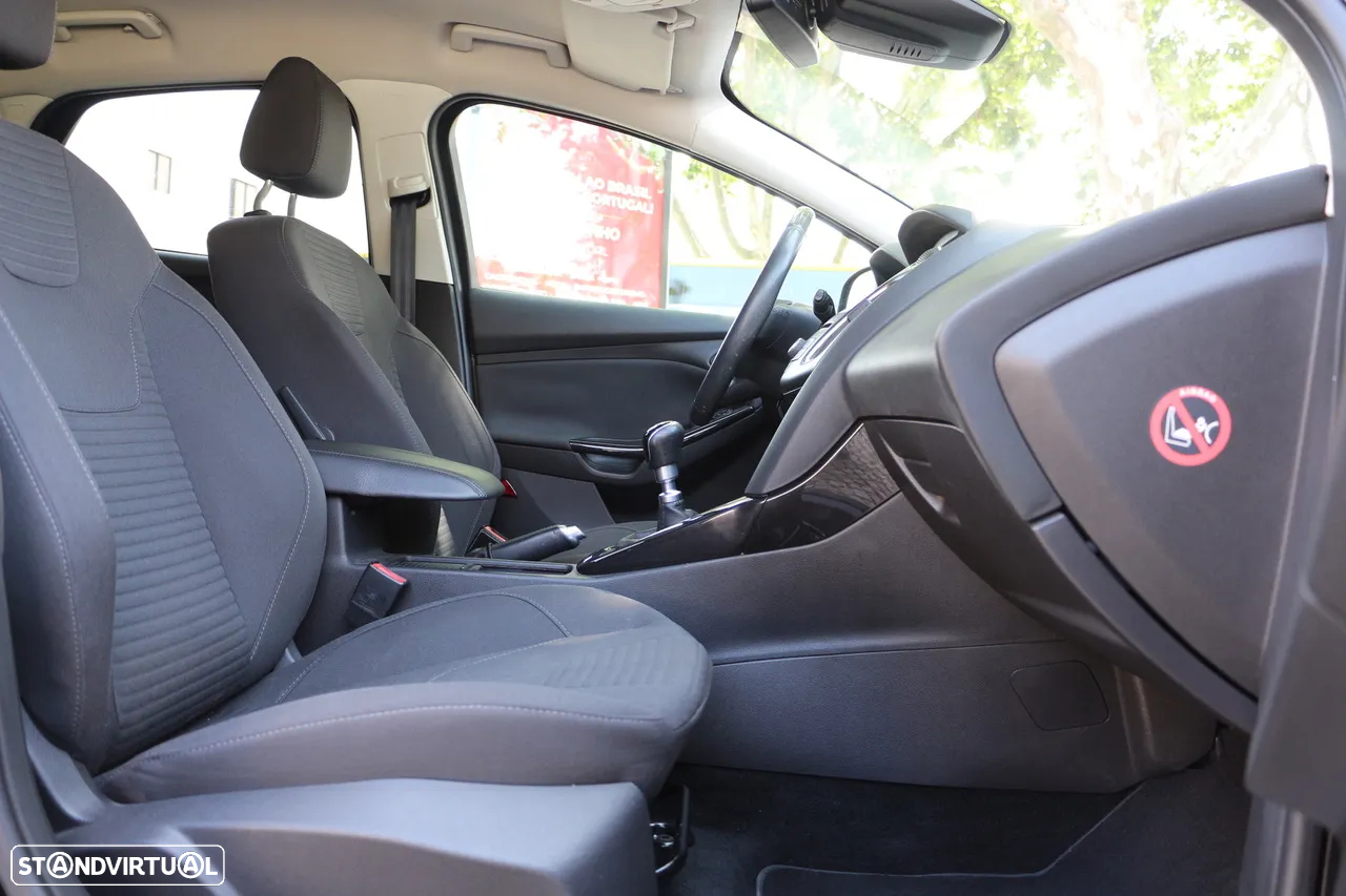 Ford Focus 1.0 SCTi Titanium - 12