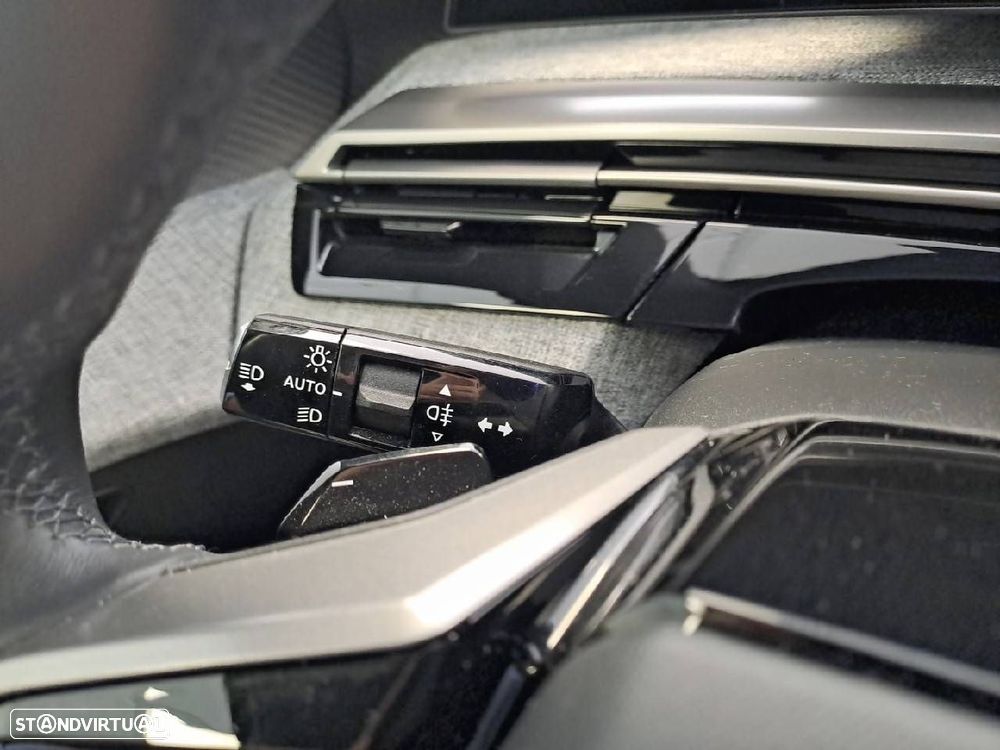 Peugeot 5008 1.2 Hybrid Allure e-DCS6 - 12