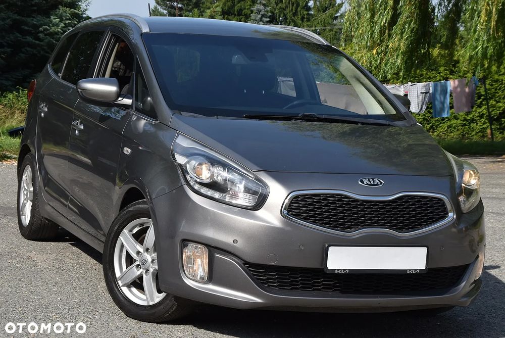 Kia Carens - 2