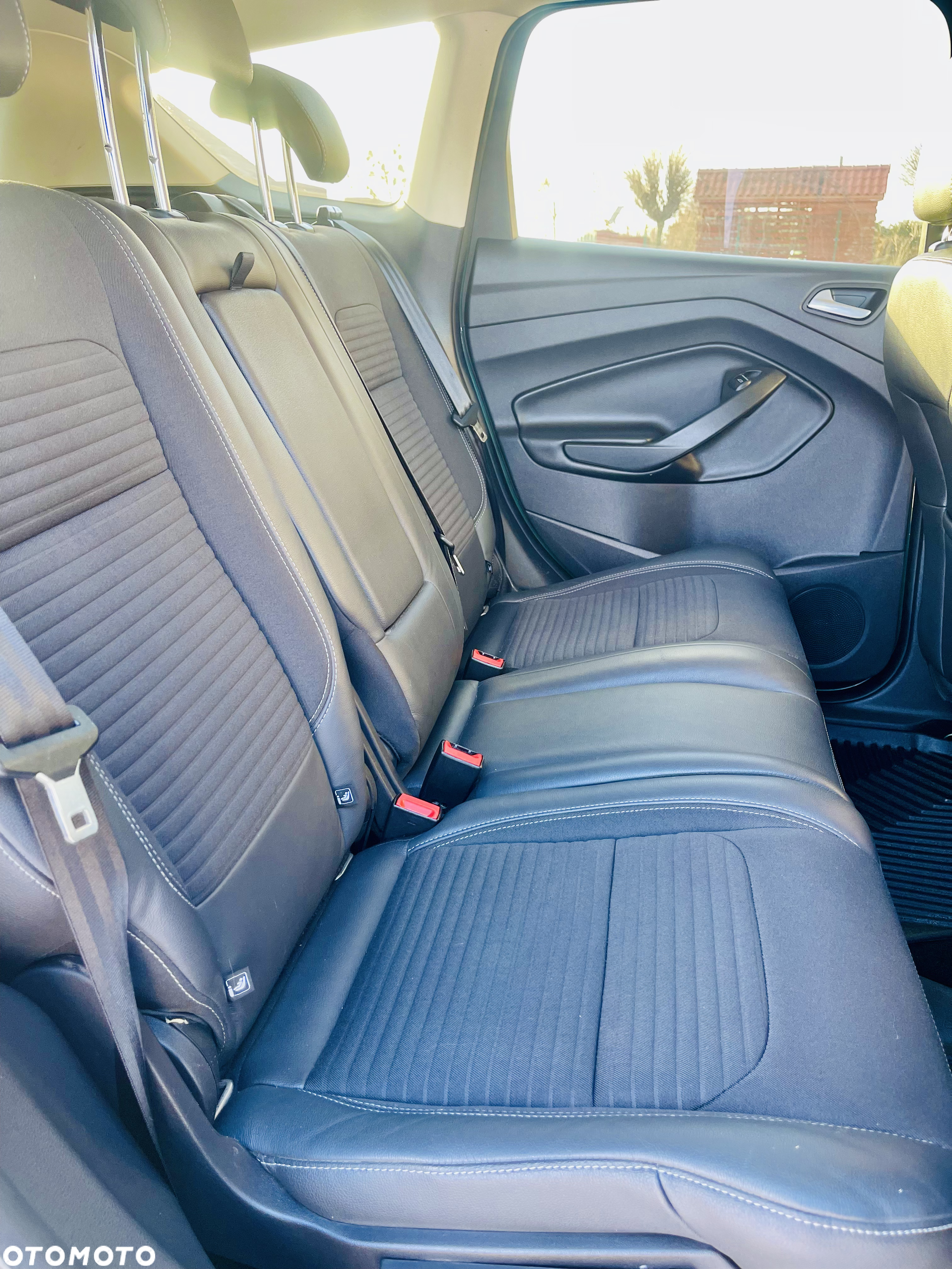 Ford Kuga 1.5 EcoBoost 4x4 Business Edition - 24