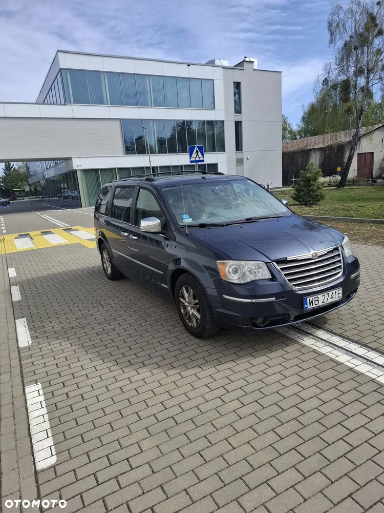 Chrysler Town & Country 4.0 Limited - 1