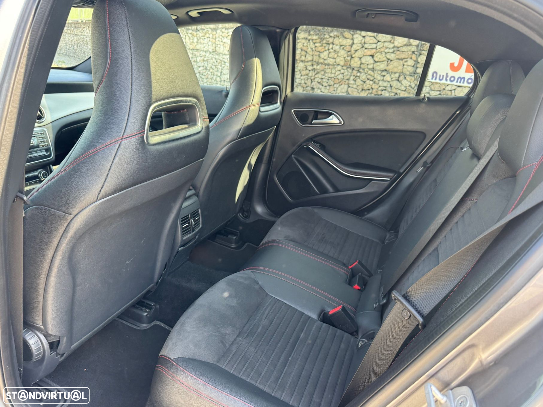 Mercedes-Benz GLA 220 CDi AMG Line - 13