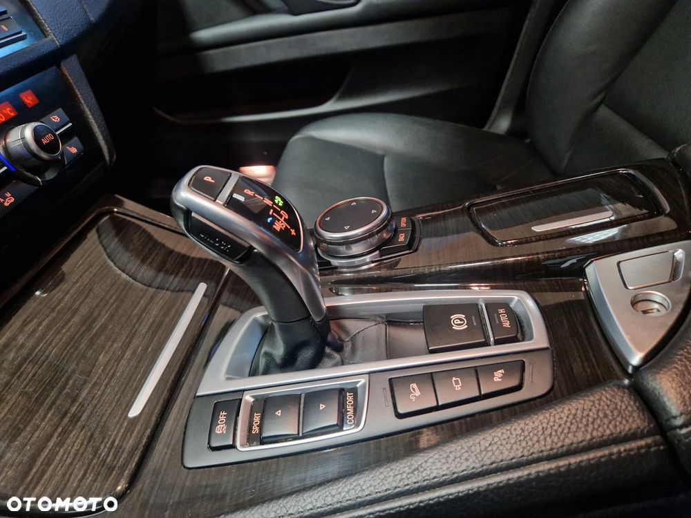 BMW Seria 5 535i xDrive - 18