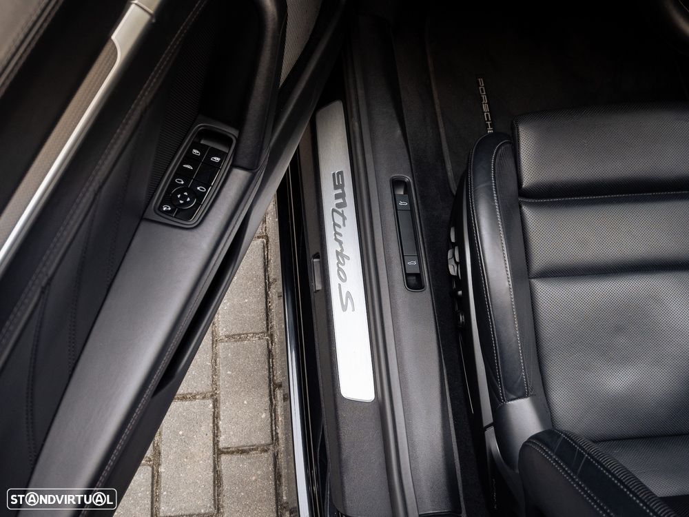 Porsche 911 (992) Turbo S PDK - 33