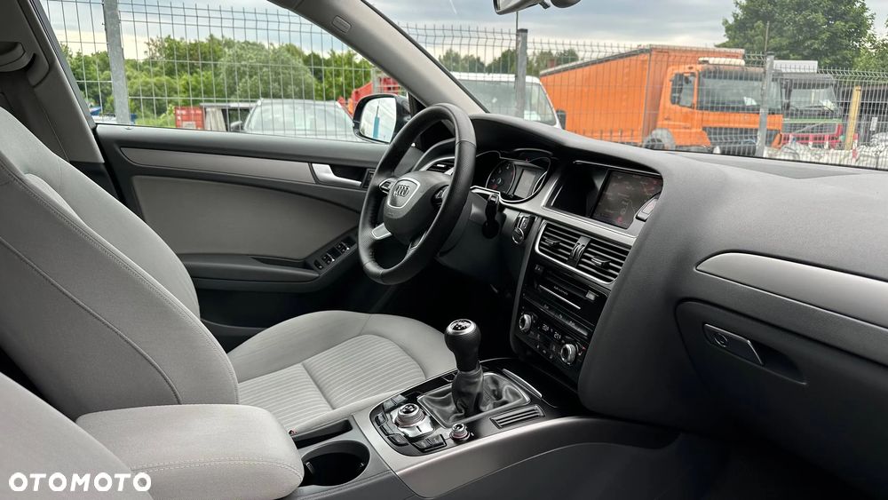 Audi A4 Avant 2.0 TDI DPF clean diesel Attraction - 29