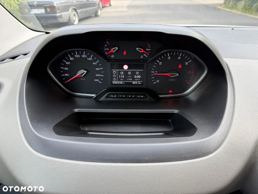Peugeot Rifter Long 1.2 PureTech Allure S&S (7-os.) - 13