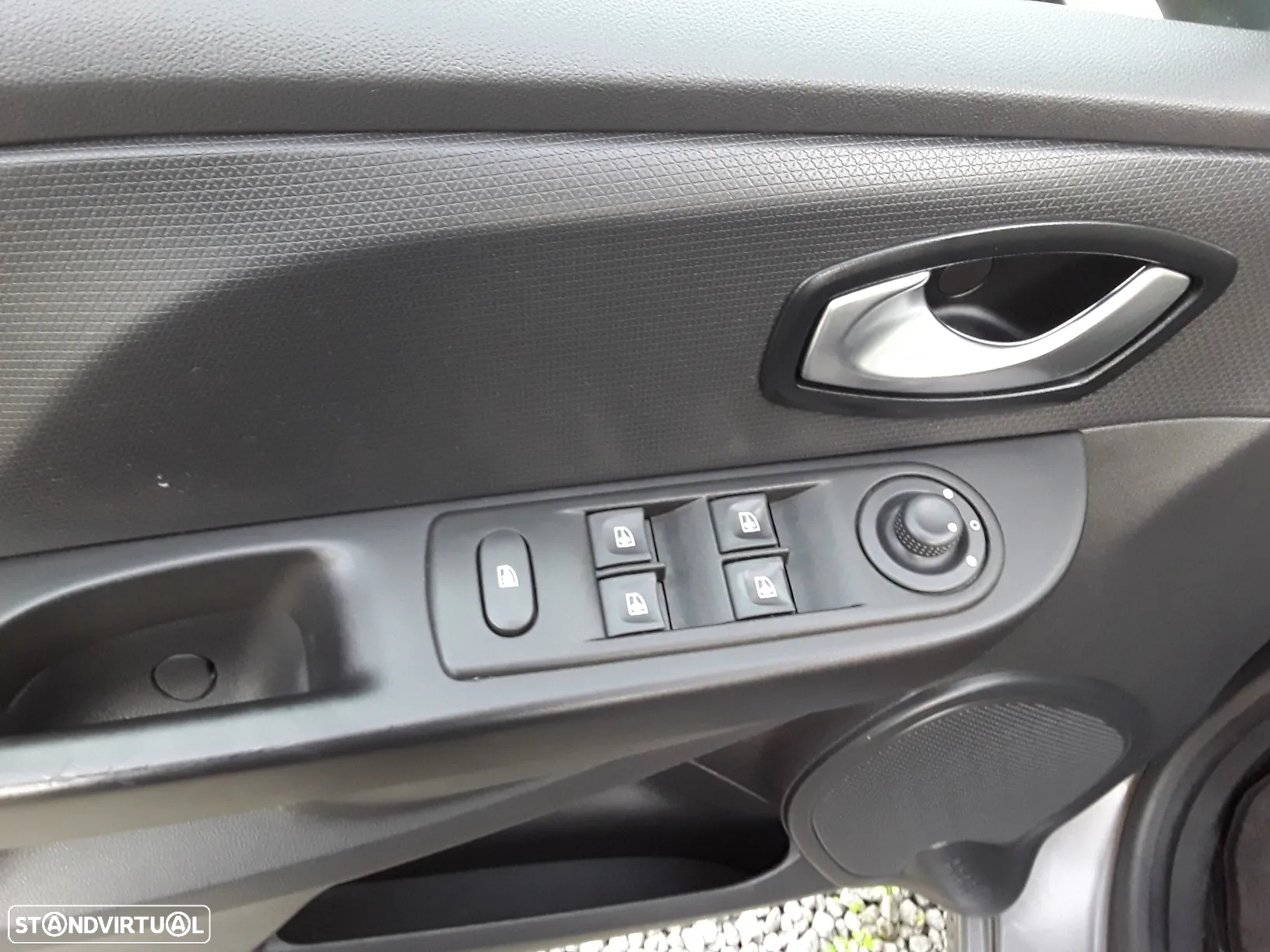 Renault Clio (Energy) dCi 90 Start & Stop INTENS - 24