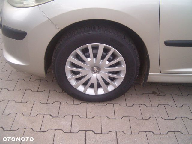 Peugeot 207 - 17
