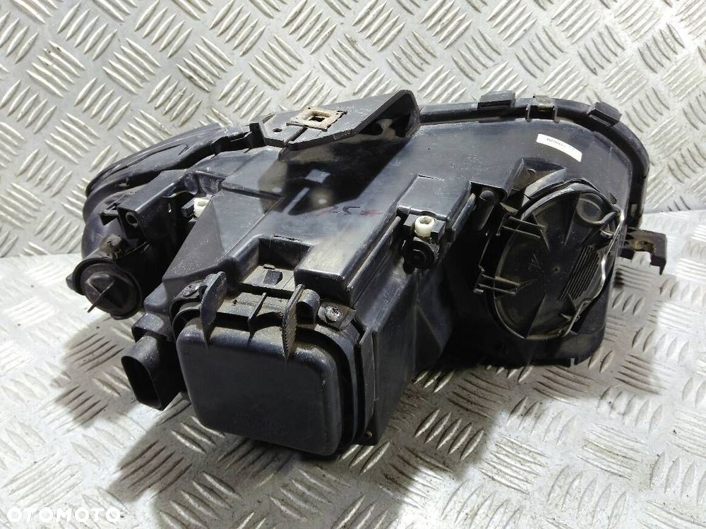 LAMPA LEWA PRZEDNIA AUDI A3 8P - 2