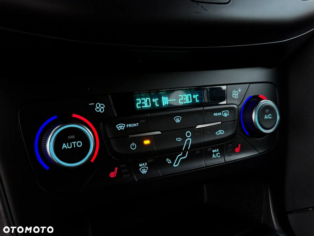 Ford Focus Turnier 1.5 EcoBlue Start-Stopp-System ST-LINE - 28