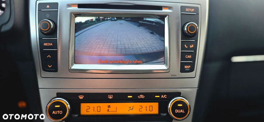 Toyota Avensis 2.0 D-4D - 19