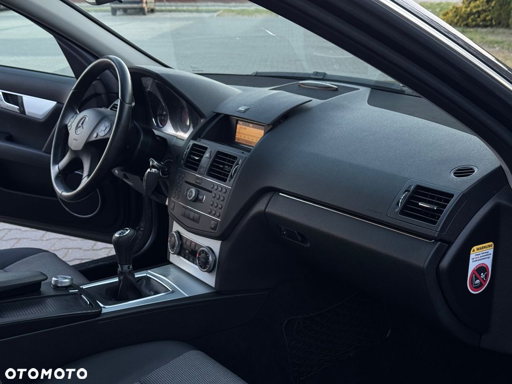 Mercedes-Benz Klasa C 180 BlueEFFICIENCY Avantgarde - 9