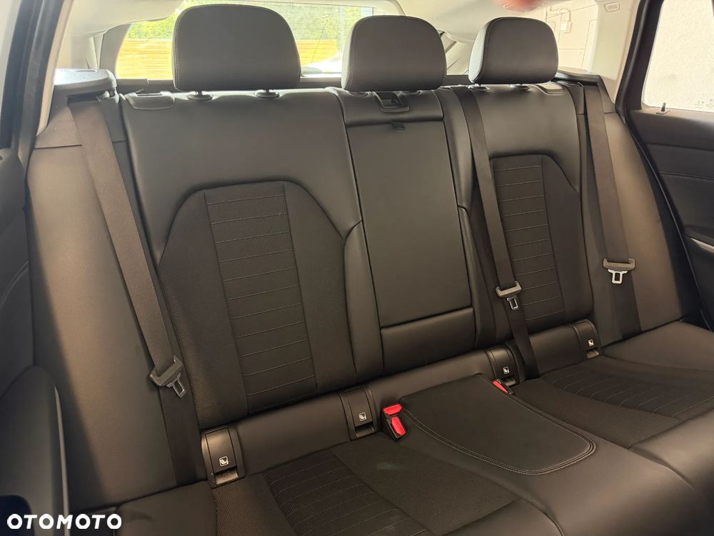 BMW Seria 3 318i Sport - 24
