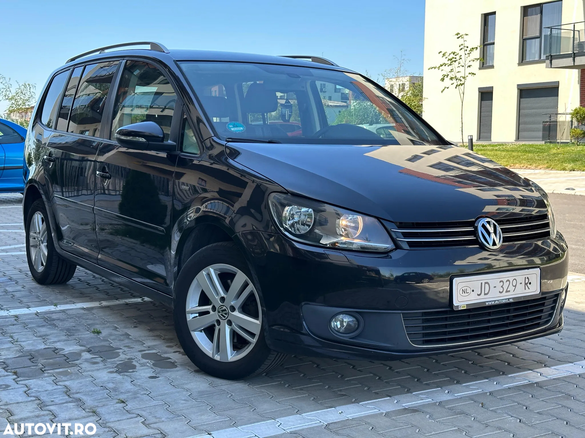 Volkswagen Touran 1.6 TDI DPF MATCH - 3