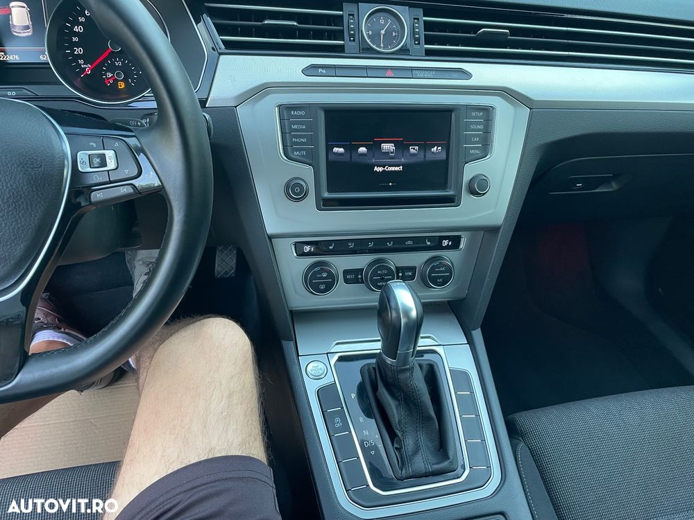 Volkswagen Passat - 26