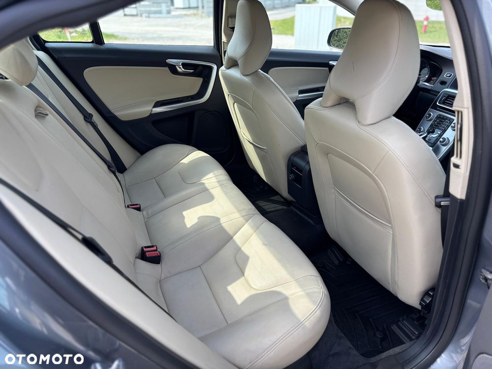 Volvo S60 - 23