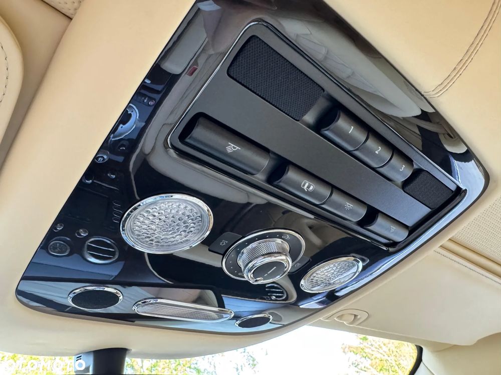 Bentley Flying Spur - 27