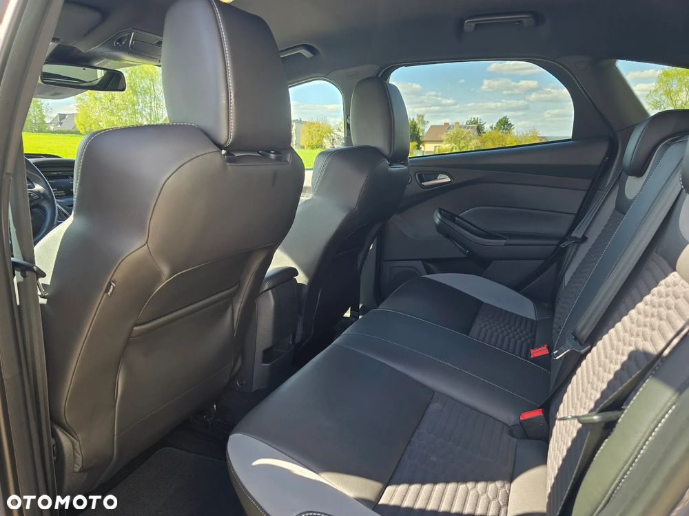 Ford Focus 2.0 EcoBoost ST mit Leder-Exclusiv-Paket - 29