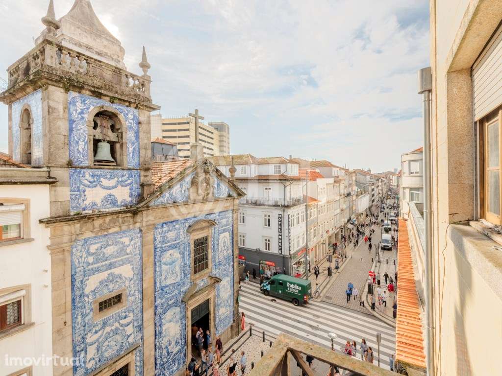 Apartamento T4 com viabilidade para construção de 2 T2, Porto - Grande imagem: 2/11