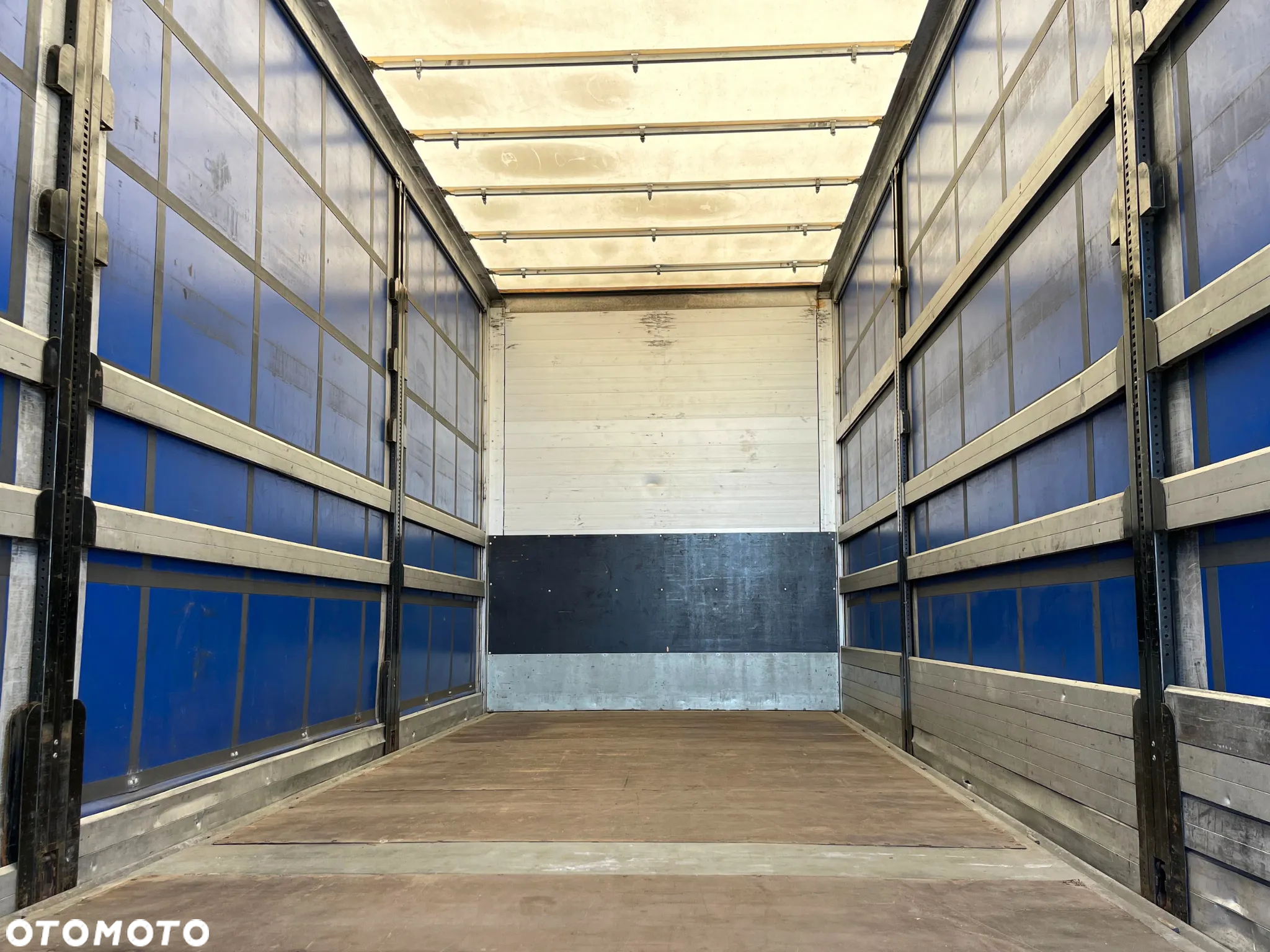 Mercedes-Benz ACTROS 1830 / PRZESTRZENNY 60M3 / 7,75 M / SALON PL - 10