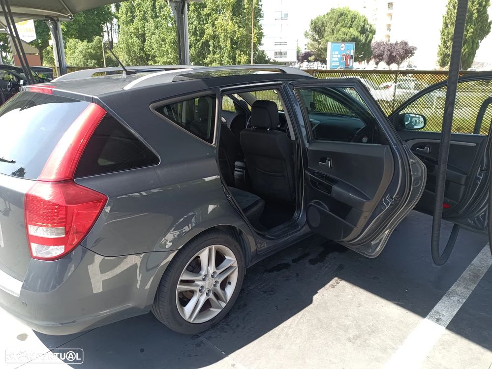 Kia Ceed SW 1.6 CRDi EX ISG - 12
