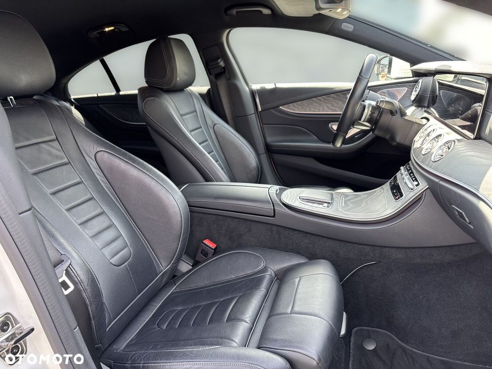 Mercedes-Benz CLS 300 d 4-Matic AMG - 19