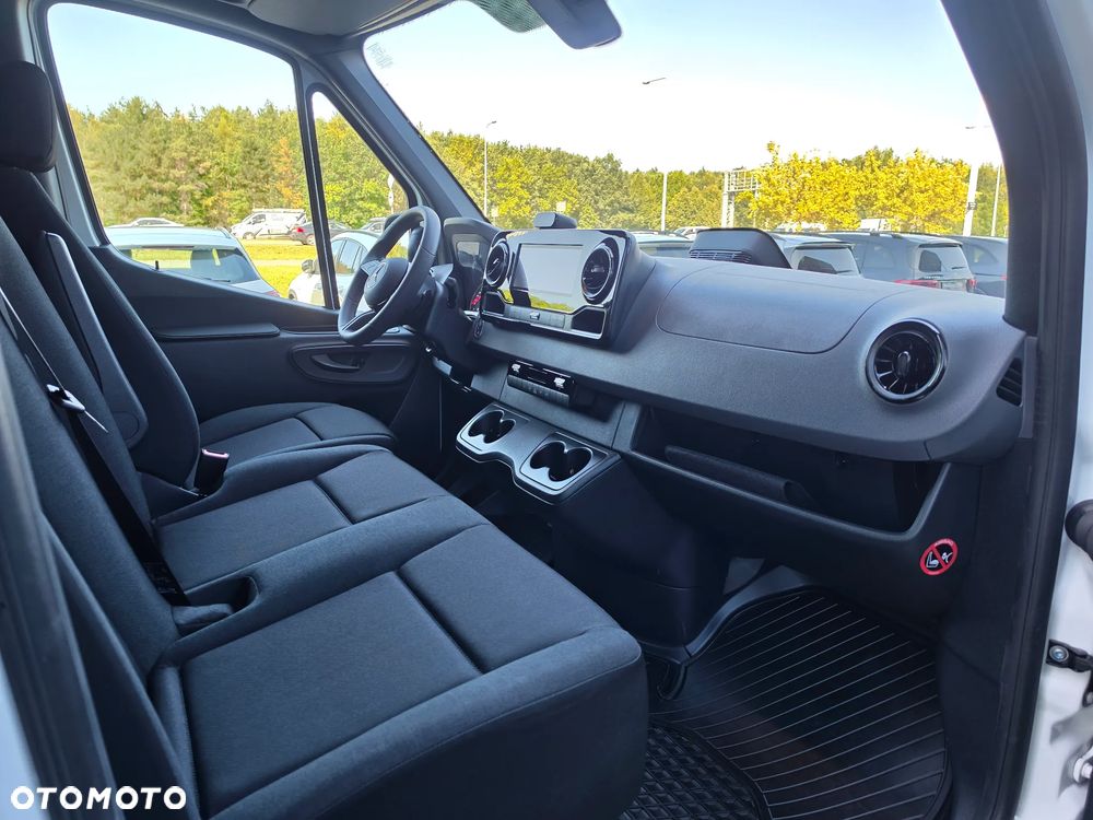 Mercedes-Benz Sprinter 317 CDI Furgon PRO długi 4325 mm L3H2 - 13
