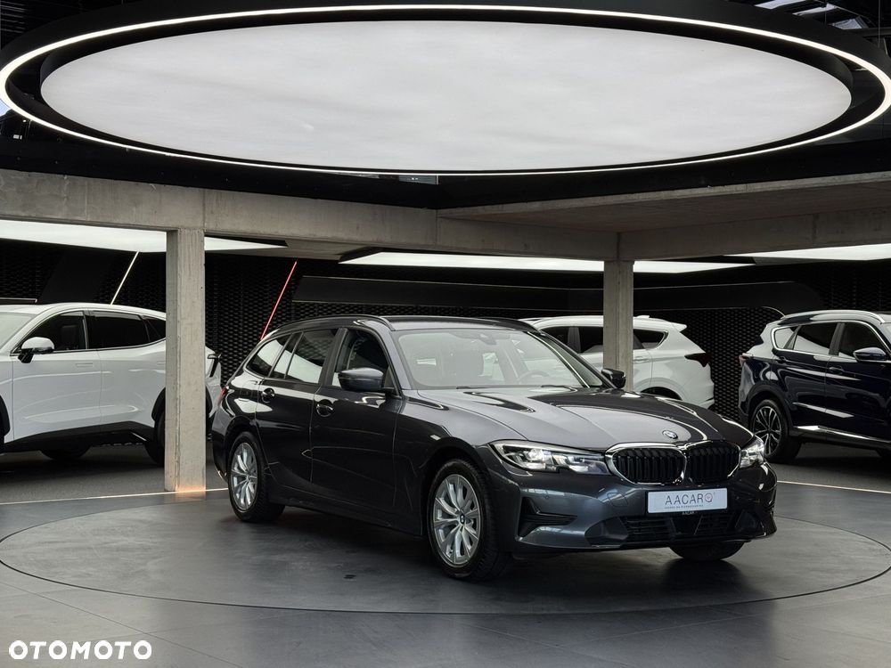 BMW Seria 3 318i - 8