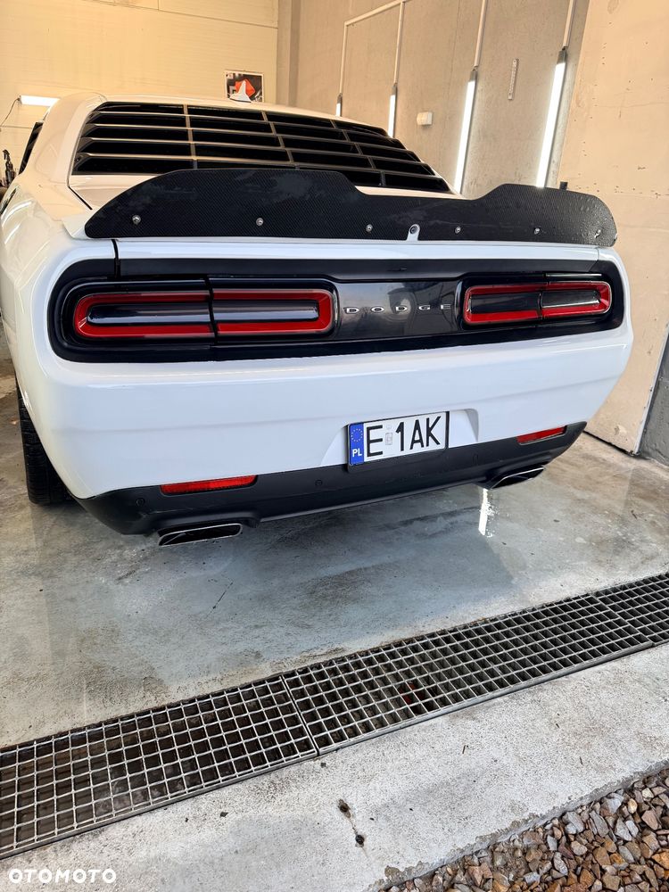 Dodge Challenger - 3