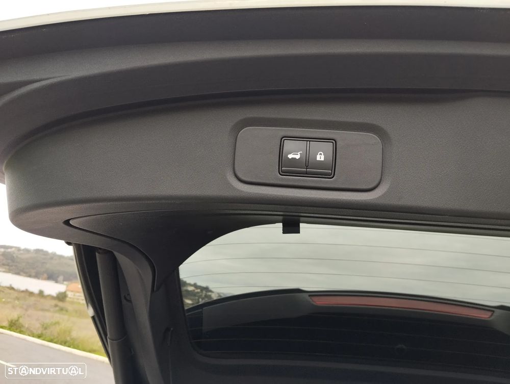 Nissan Qashqai 1.3 DIG-T MHEV Premiere Edition - 31