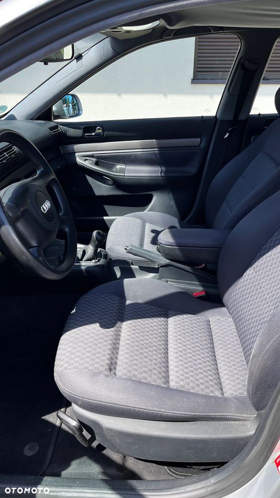 Audi A4 Limousine - 18