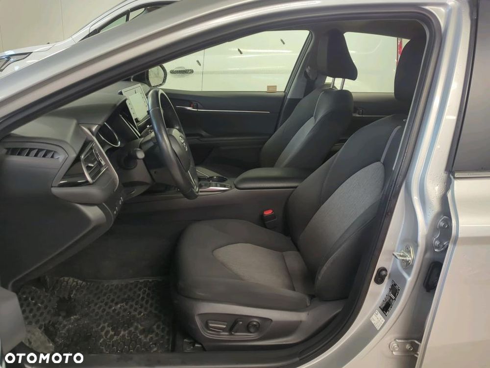 Toyota Camry 2.5 Hybrid Comfort CVT - 8