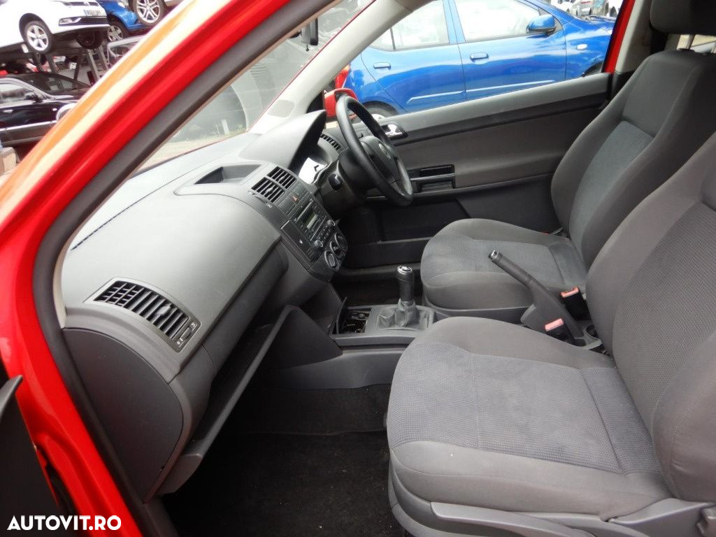 Far dreapta Volkswagen Polo 9N 2008 Hatchback 1.4 i - 9