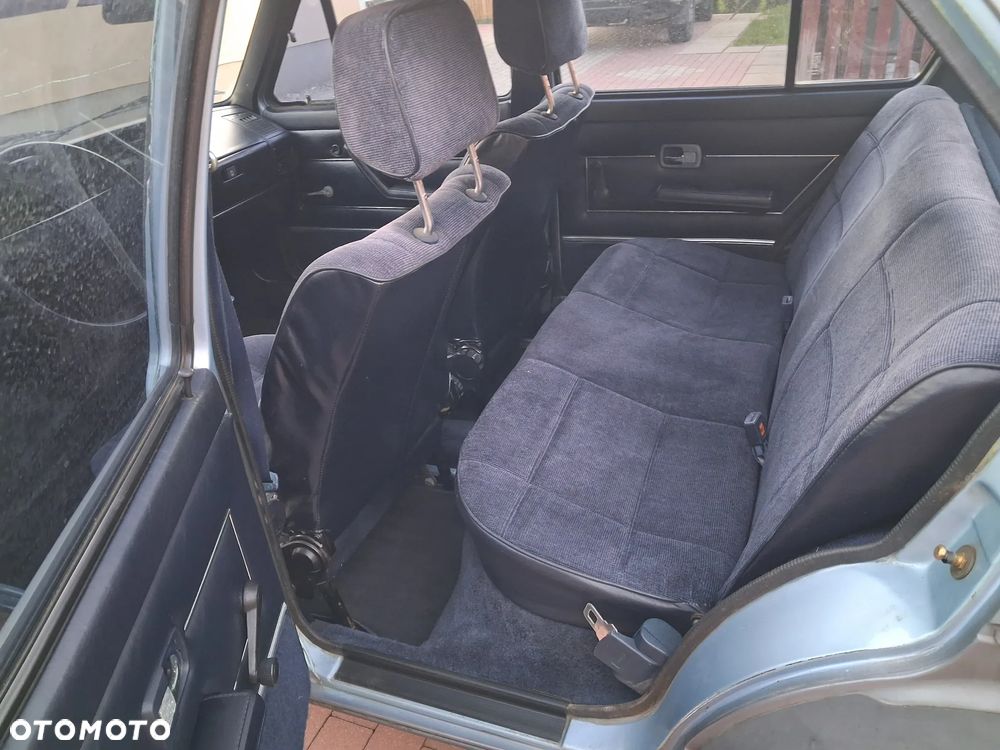 Volkswagen Golf 1.6 CL TD - 9