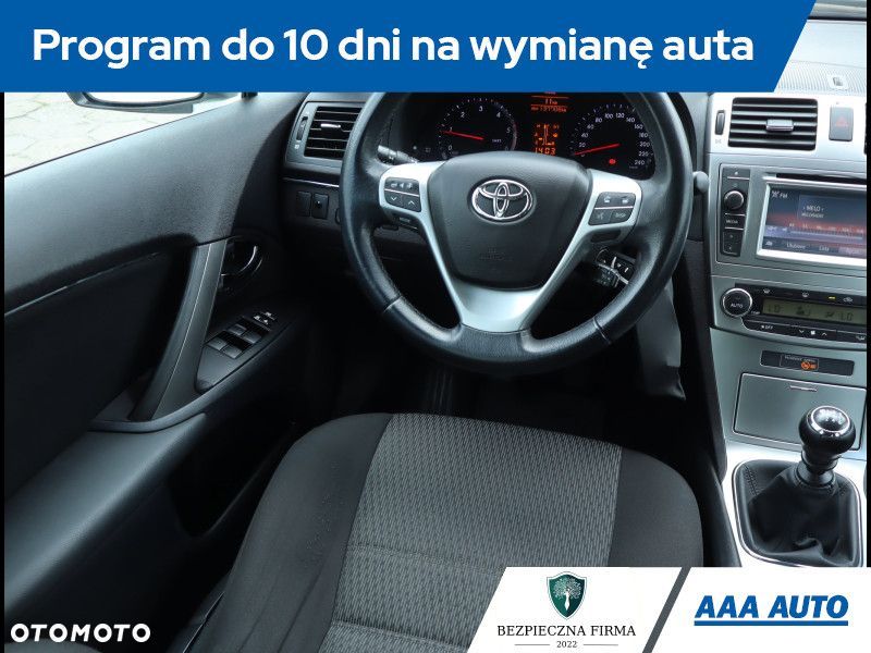 Toyota Avensis - 8