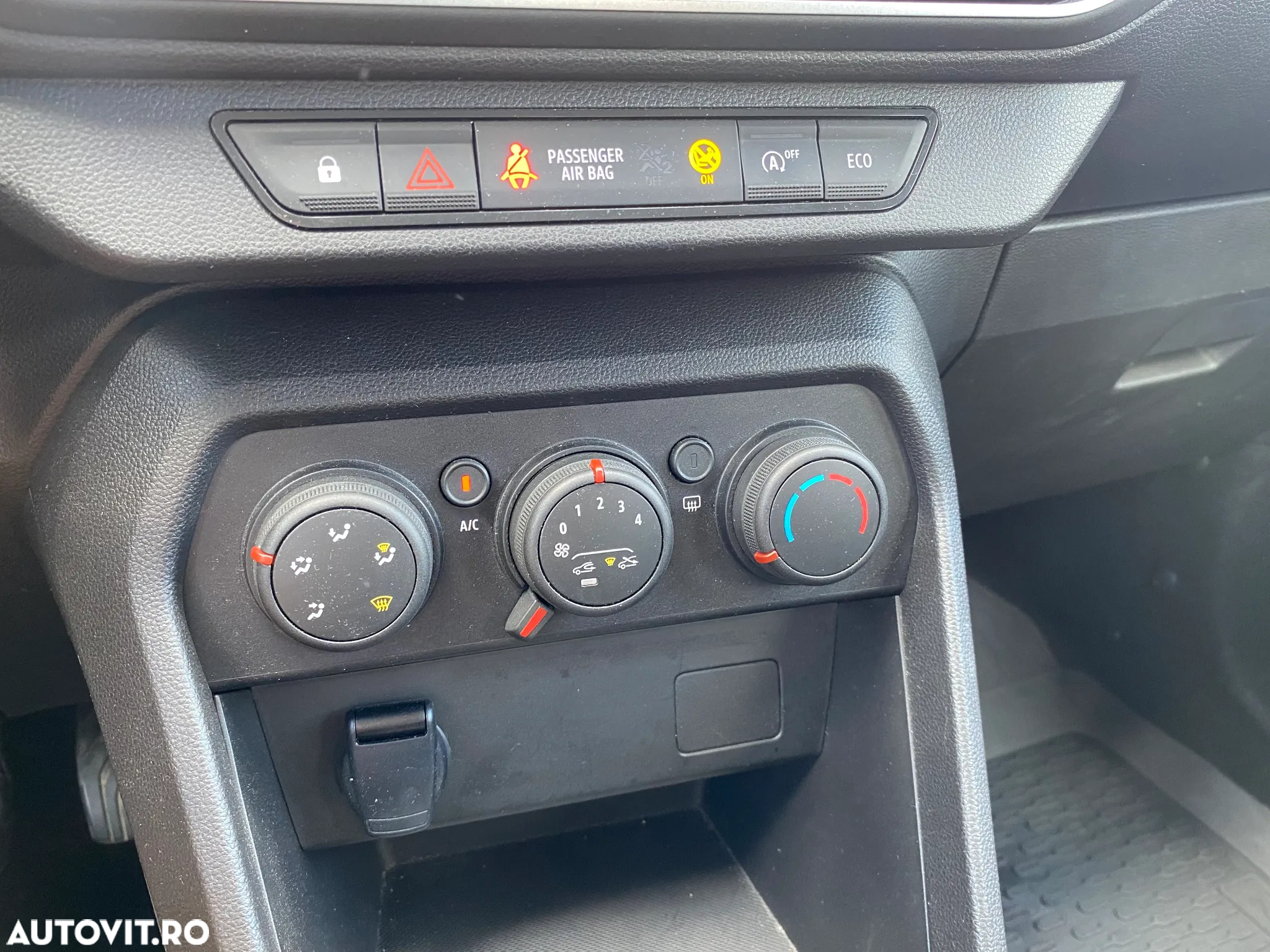 Dacia Logan TCe 90 MT6 Expression - 13