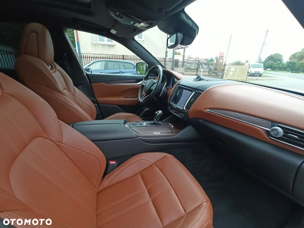 Maserati Levante - 11