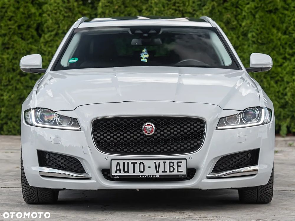 Jaguar XF 25d AWD Prestige - 4