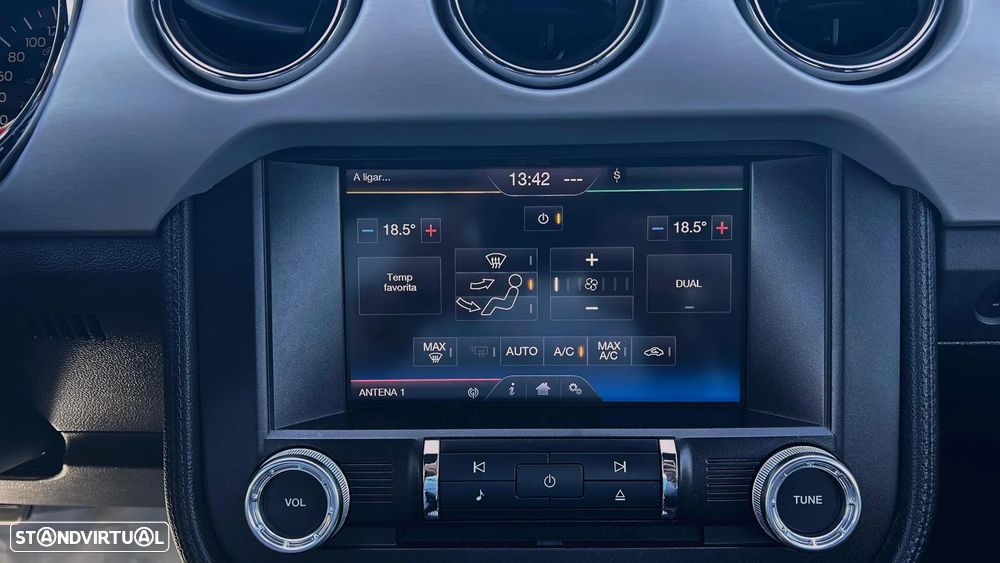 Ford Mustang 2.3 Eco Boost - 30