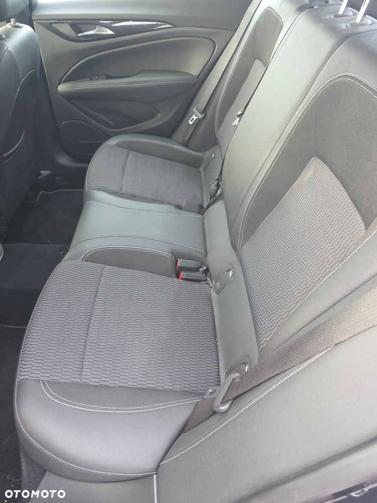 Opel Insignia 1.5 T Enjoy S&S - 11