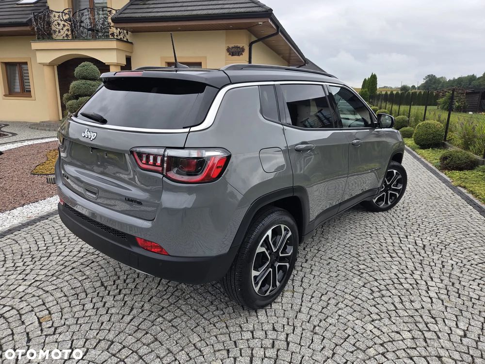 Jeep Compass - 28
