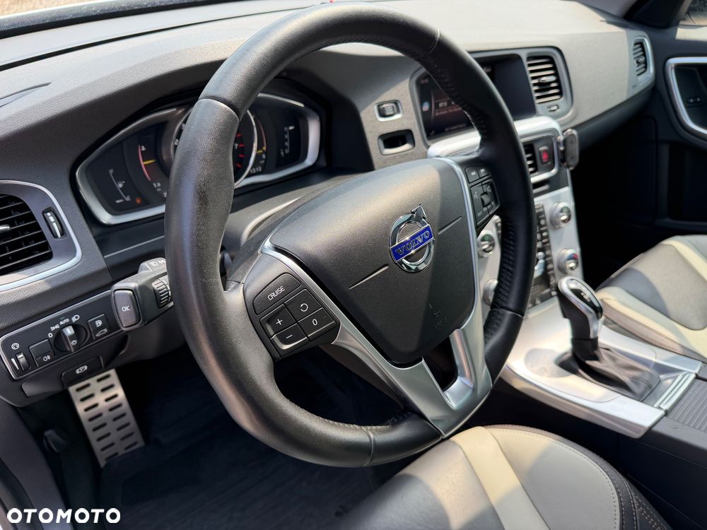 Volvo V60 Cross Country T5 AWD Geartronic Summum - 18