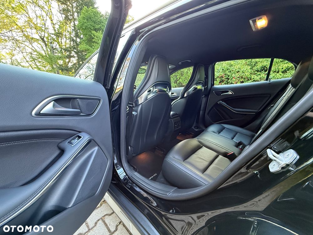 Mercedes-Benz GLA 45 AMG 4-Matic - 16