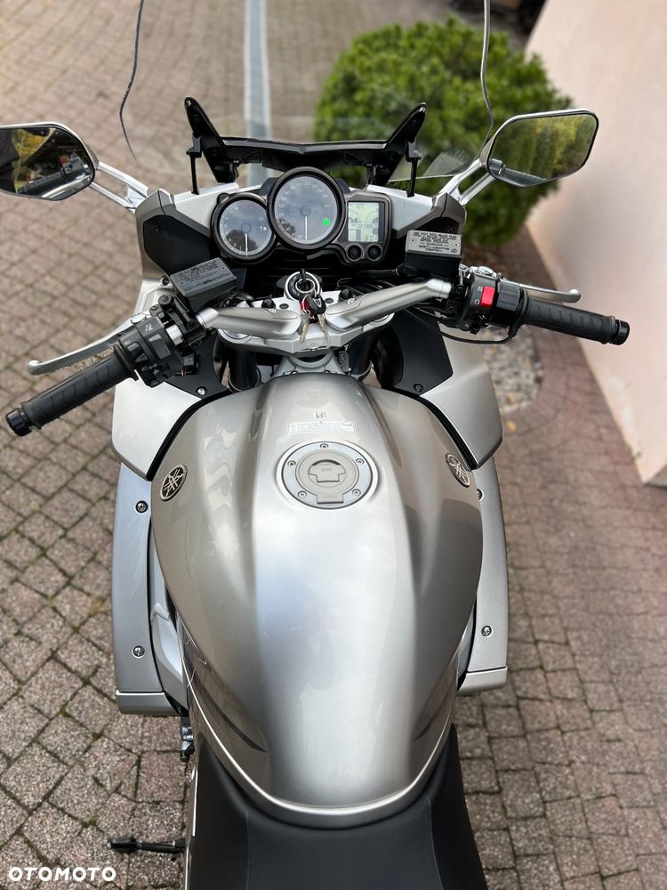 Yamaha FJR - 13