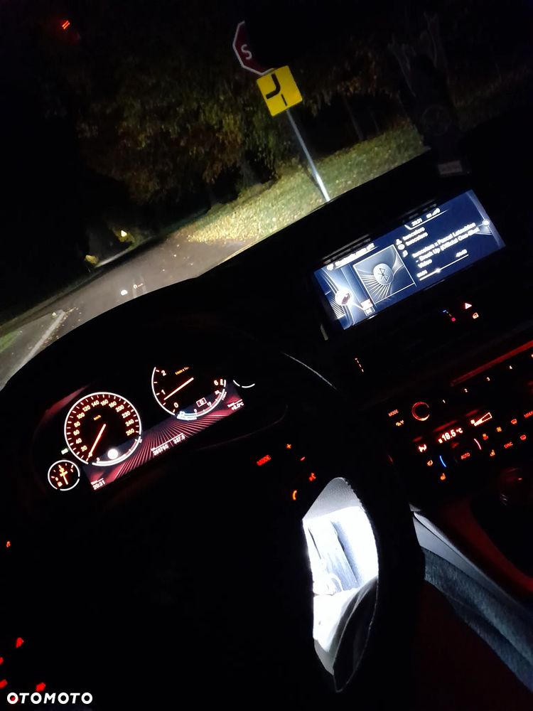 BMW Seria 5 530d Luxury Line - 28