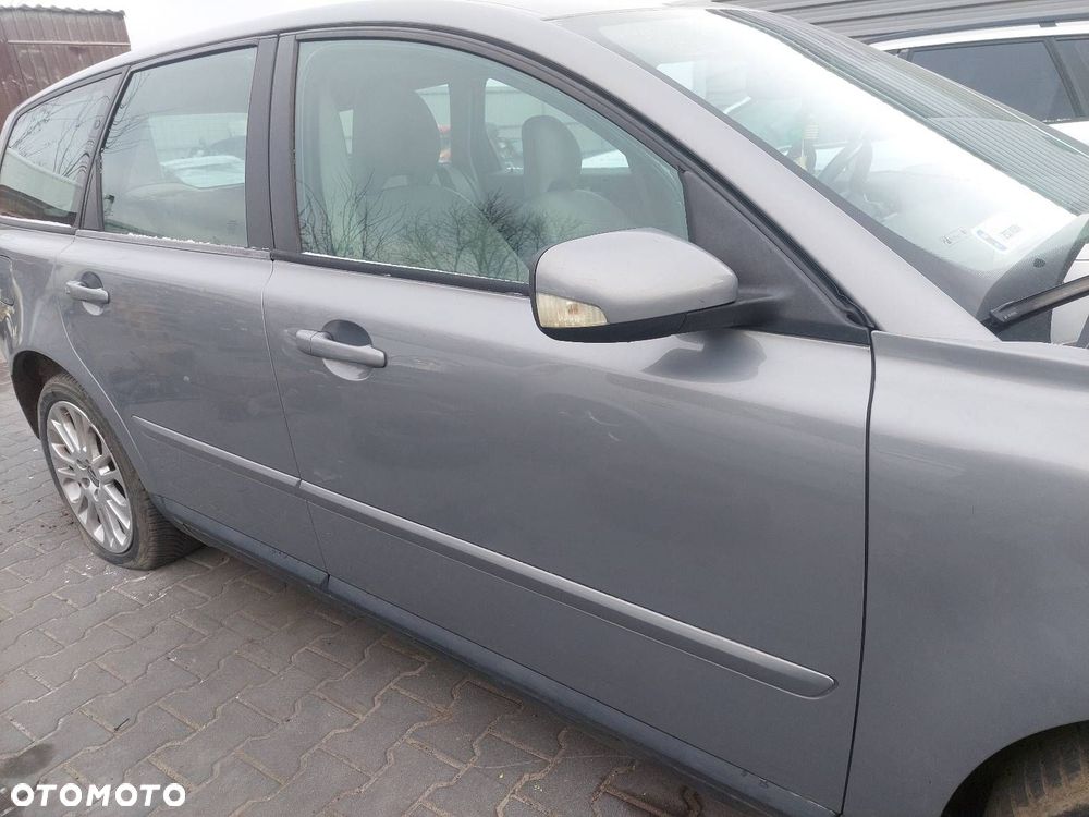 DRZWI KOMPLETNE PRAWY PRZÓD VOLVO V50 I 426-46 - 2