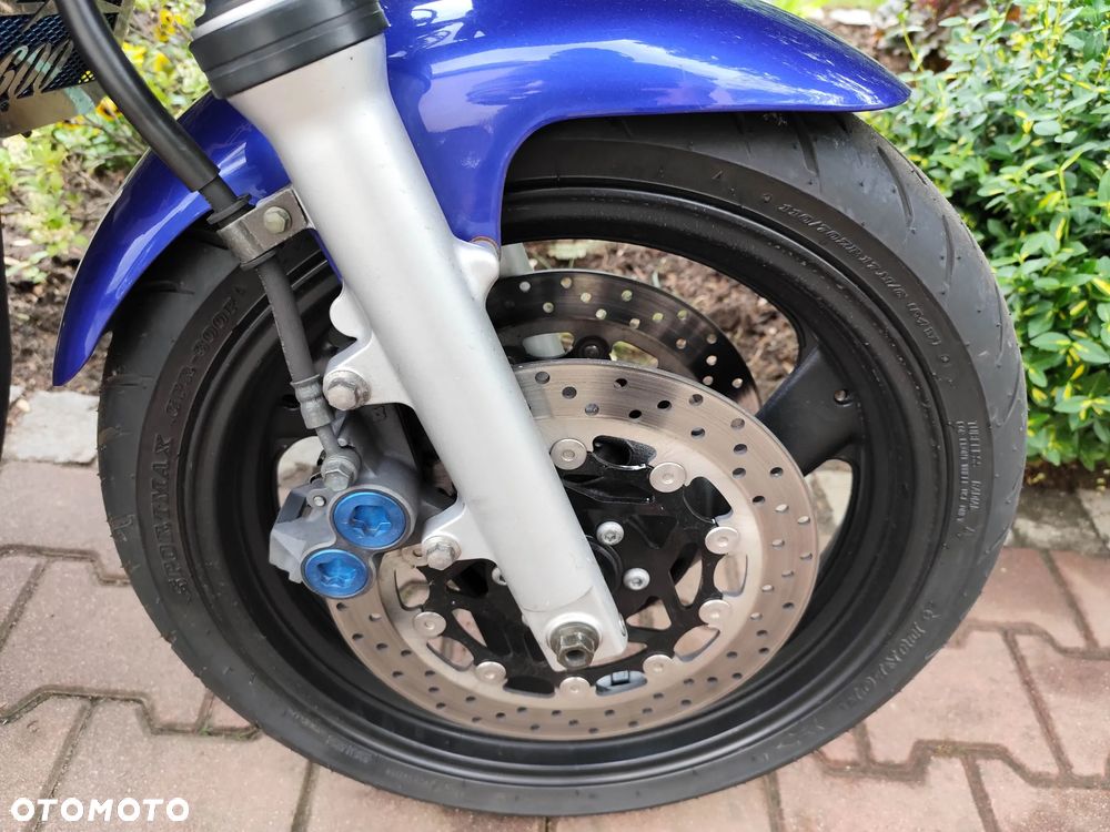 Yamaha FZS - 4