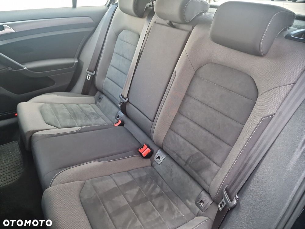 Volkswagen Golf - 17