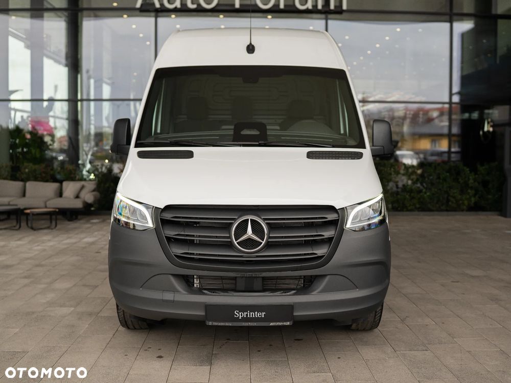 Mercedes-Benz Sprinter - 2